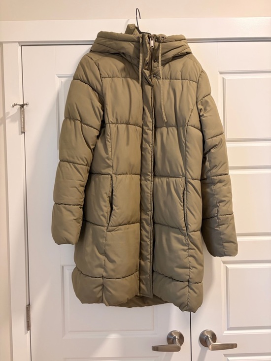 H&M Jackets & Blazers - Women’s Hooded Puffer Coat in Olive Green